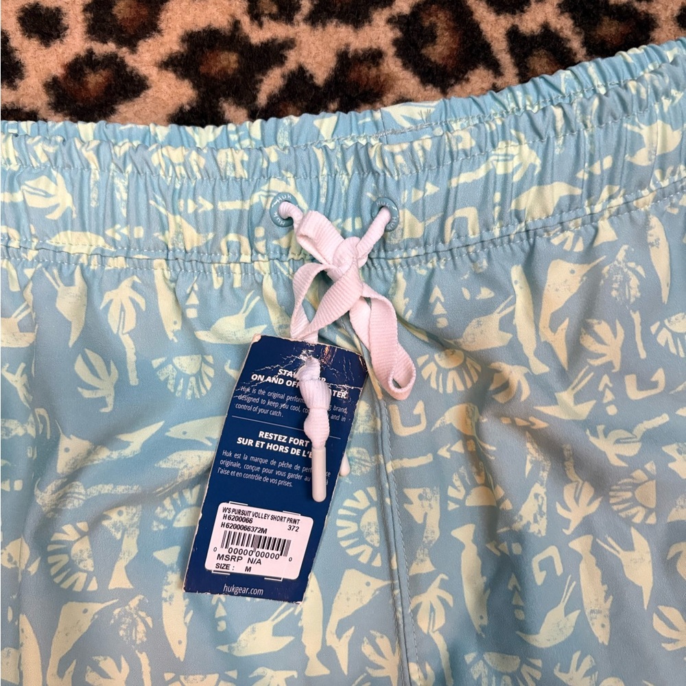 NWT HUK Fishing W Pursit Volley Printed Shorts - Picture 2 of 5